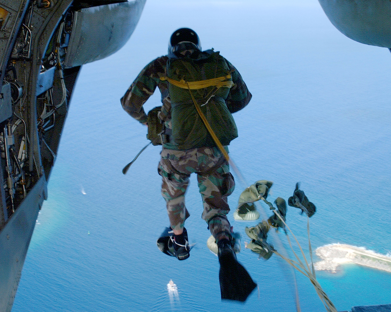 Illustration for article titled OEF: The Navy Strikes Back in the Days After 9/11